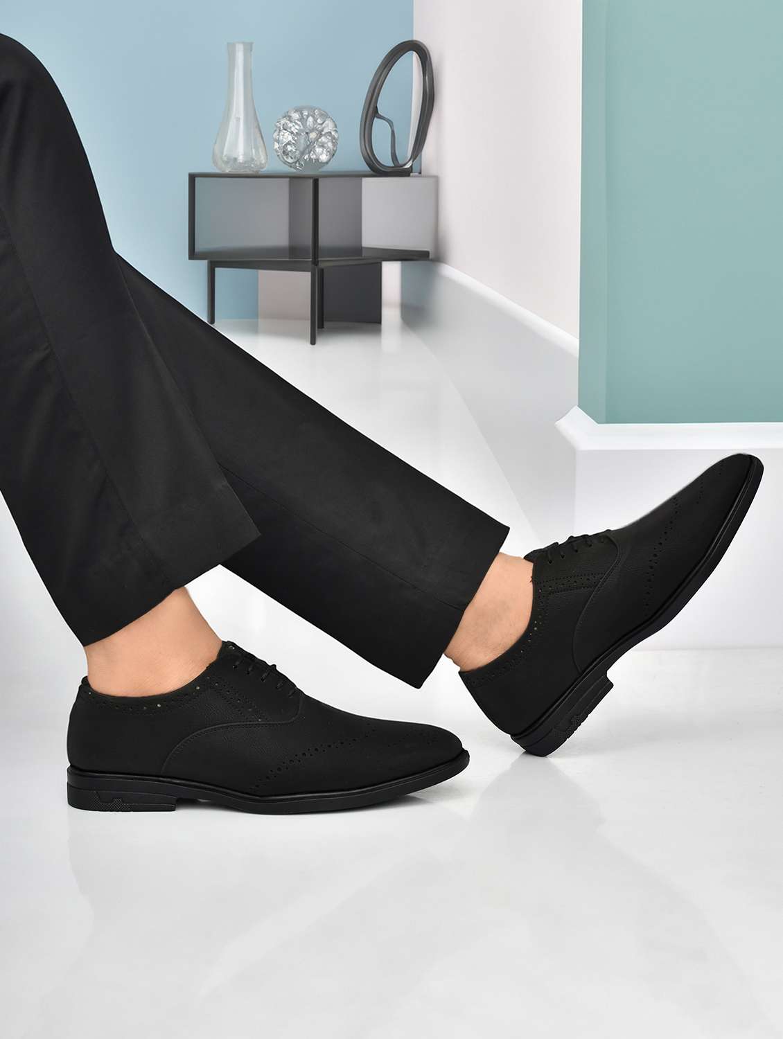 men black lace up brouge
