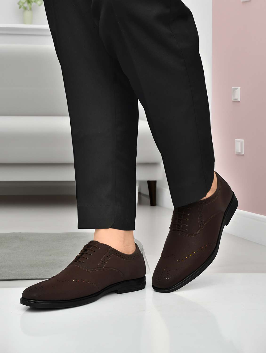 men brown lace up brouge