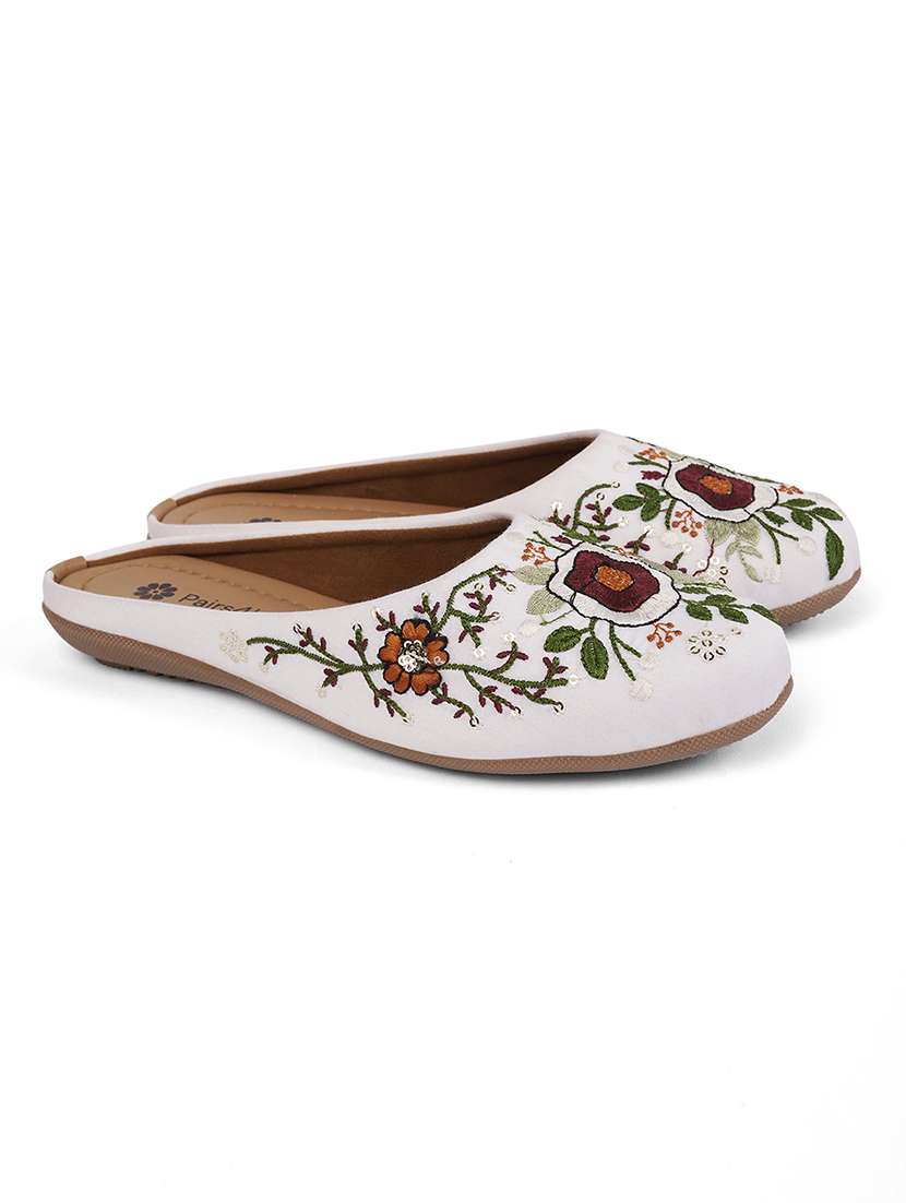 women embroidered slip on jutis - 22146567 -  Standard Image - 1