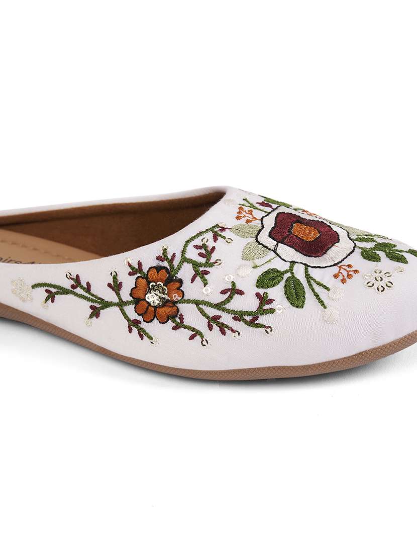 women embroidered slip on jutis - 22146567 -  Standard Image - 4