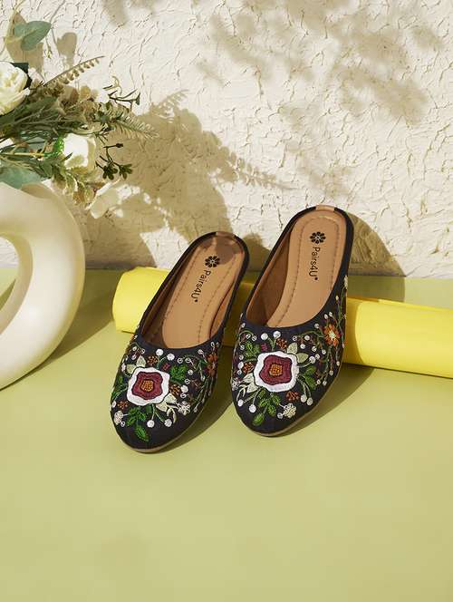 women embroidered slip on jutis - 22146570 -  Standard Image - 0
