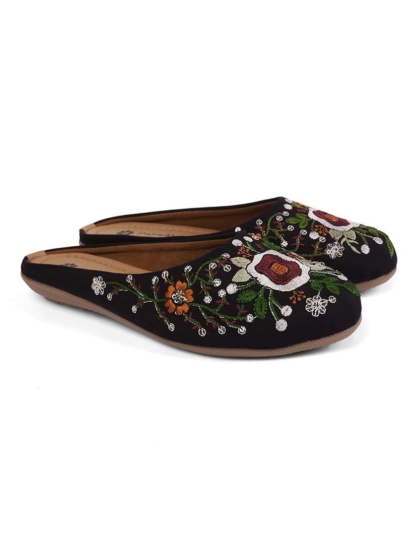 women embroidered slip on jutis - 22146570 -  Standard Image - 1