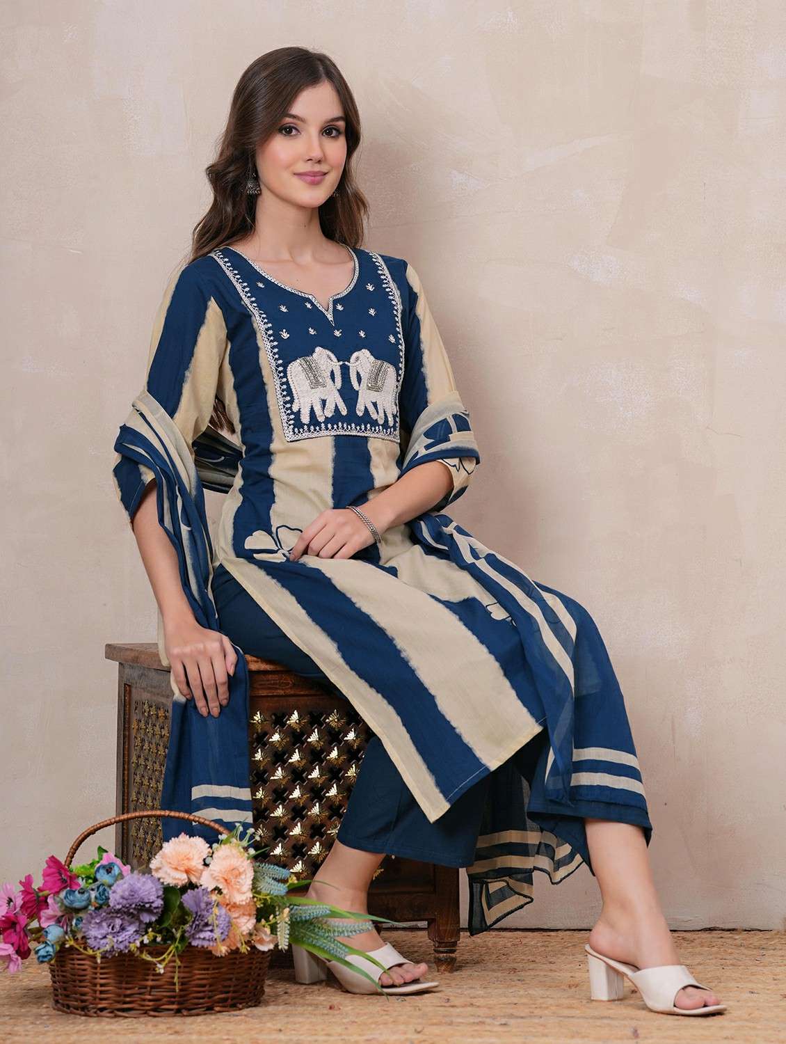 women printed three quarter sleeve kurta pant with dupatta set - 22146649 - Standard Image - 1
