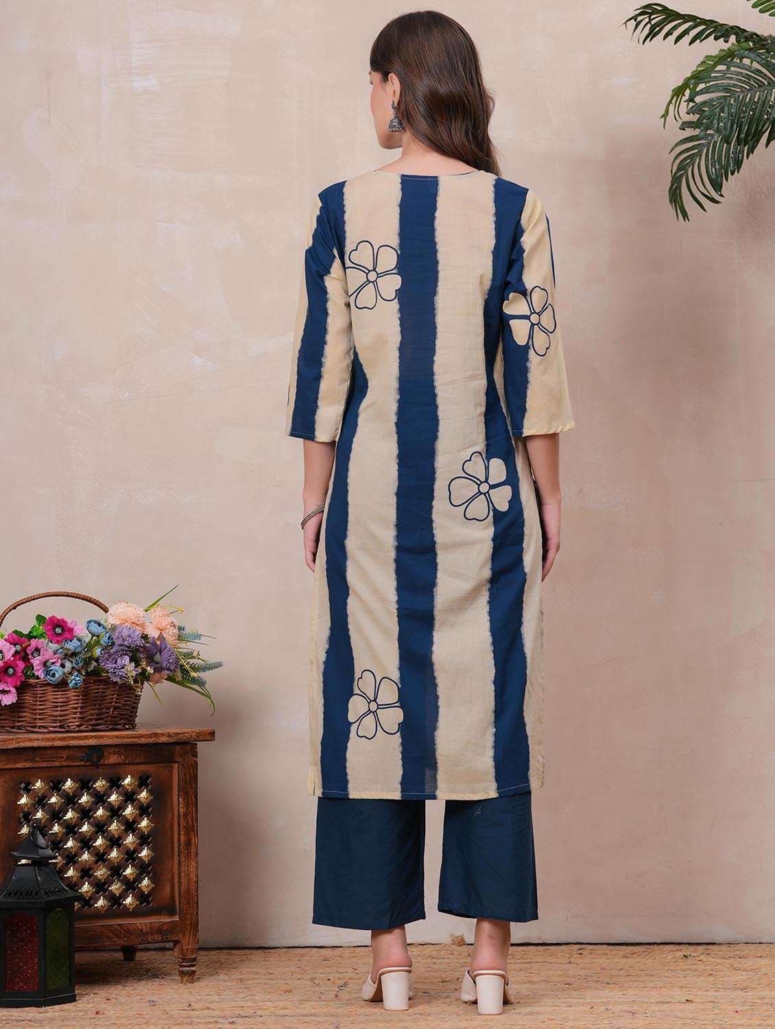 women printed three quarter sleeve kurta pant with dupatta set - 22146649 - Standard Image - 4