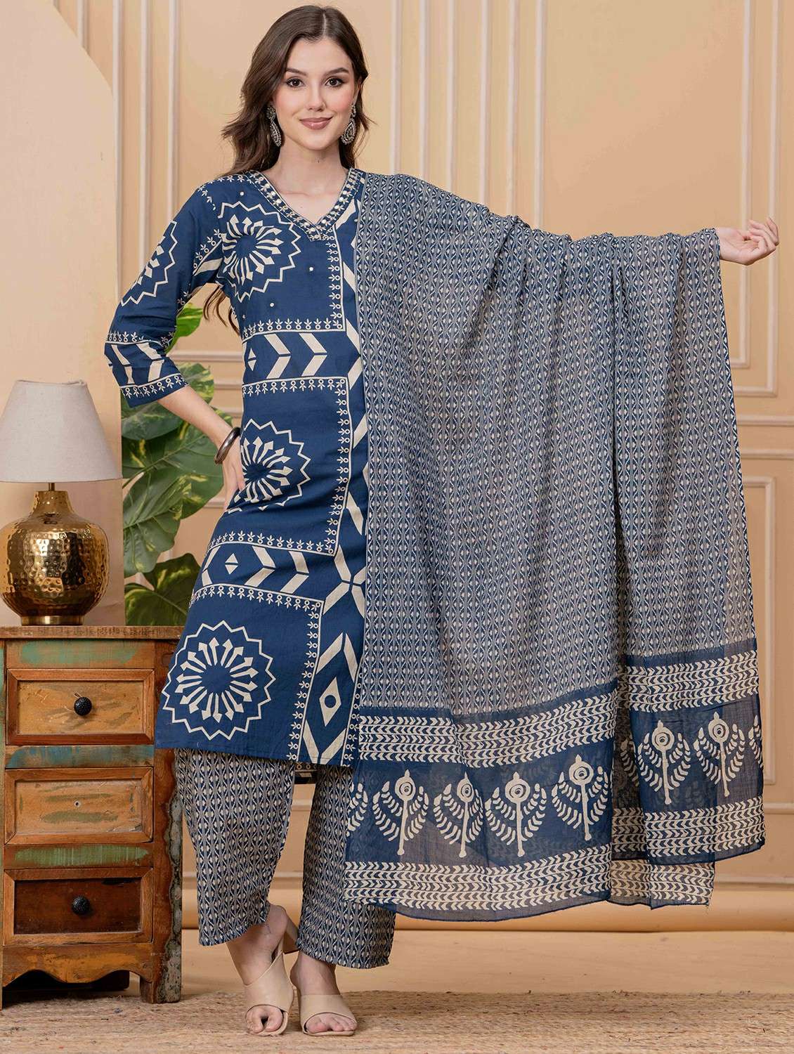 women geometric printed three quarter sleeve kurta pant with dupatta set - 22146650 - Standard Image - 1