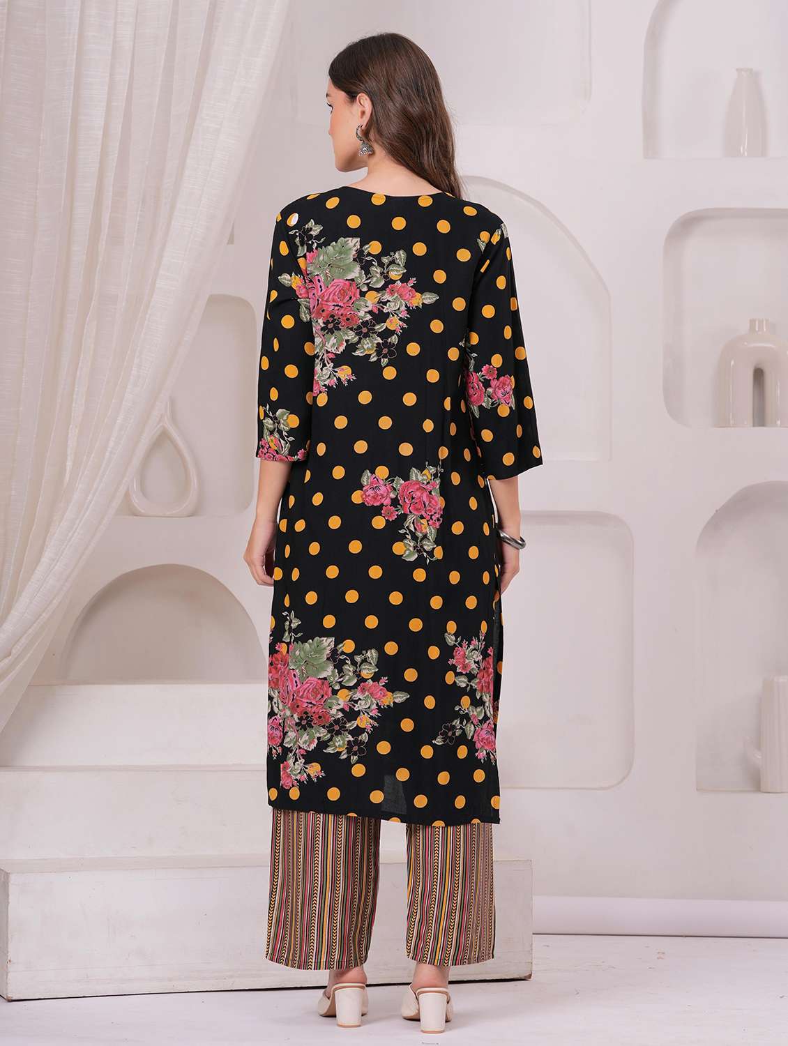 women printed three quarter sleeve kurta pant with dupatta set - 22146652 - Standard Image - 4