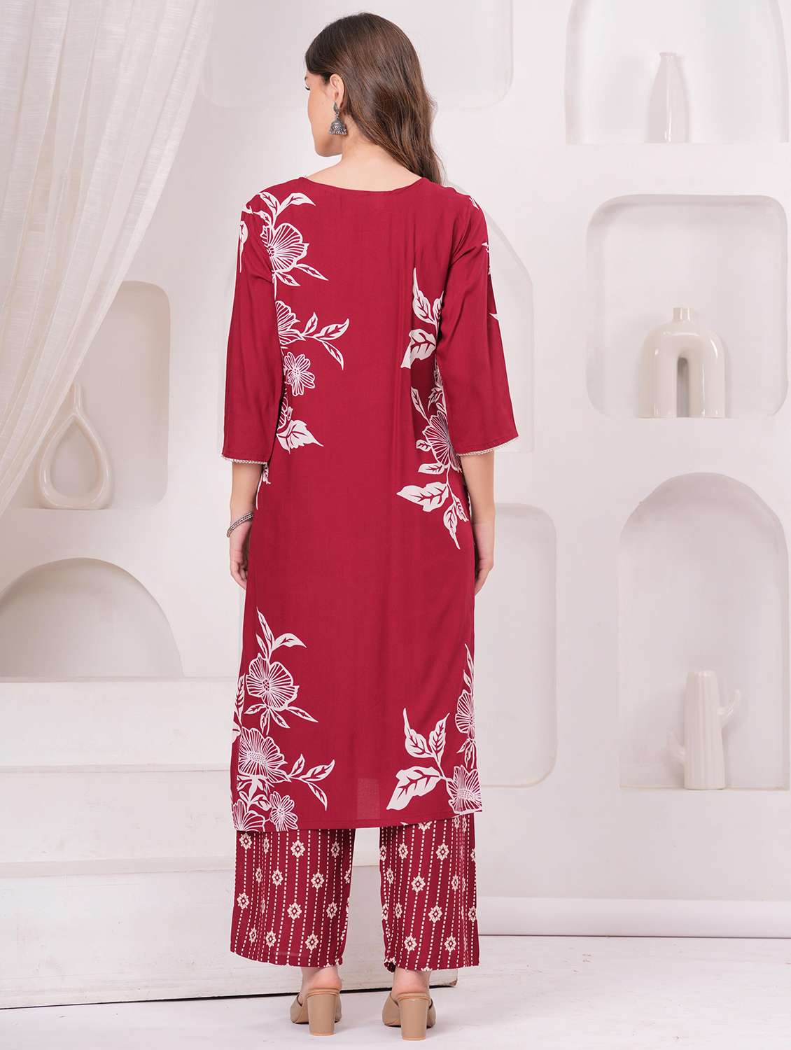 women floral printed three quarter sleeve kurta pant with dupatta set - 22146657 - Standard Image - 4