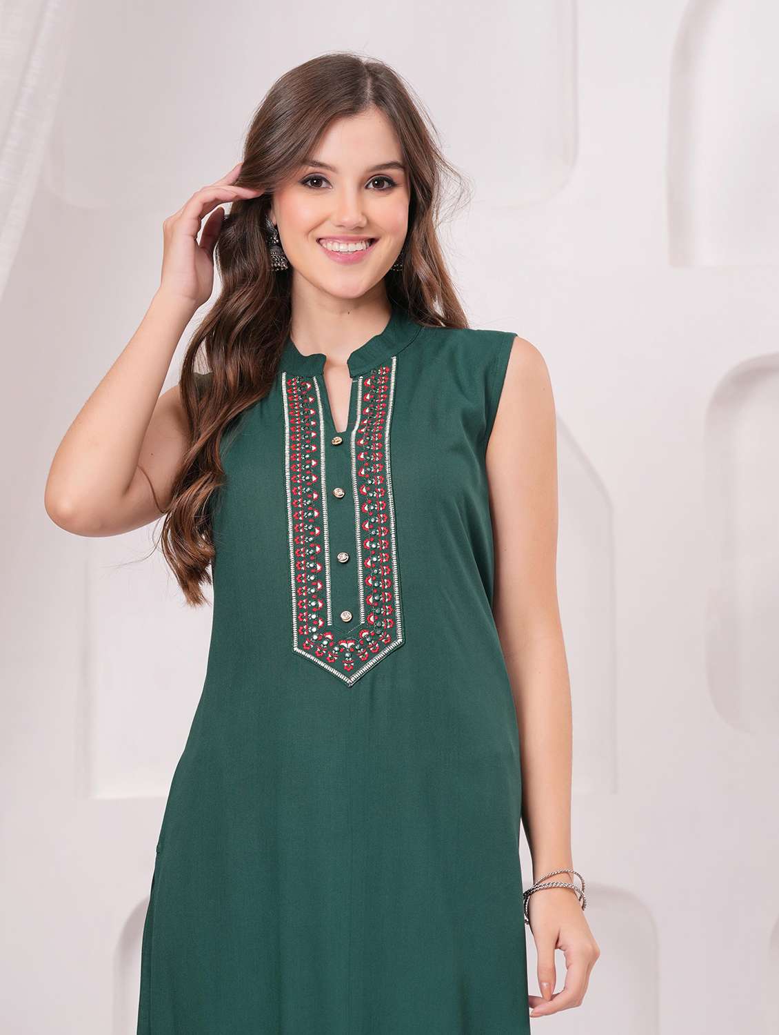 women embroidered sleeveless kurta palazzo set - 22146663 - Standard Image - 4