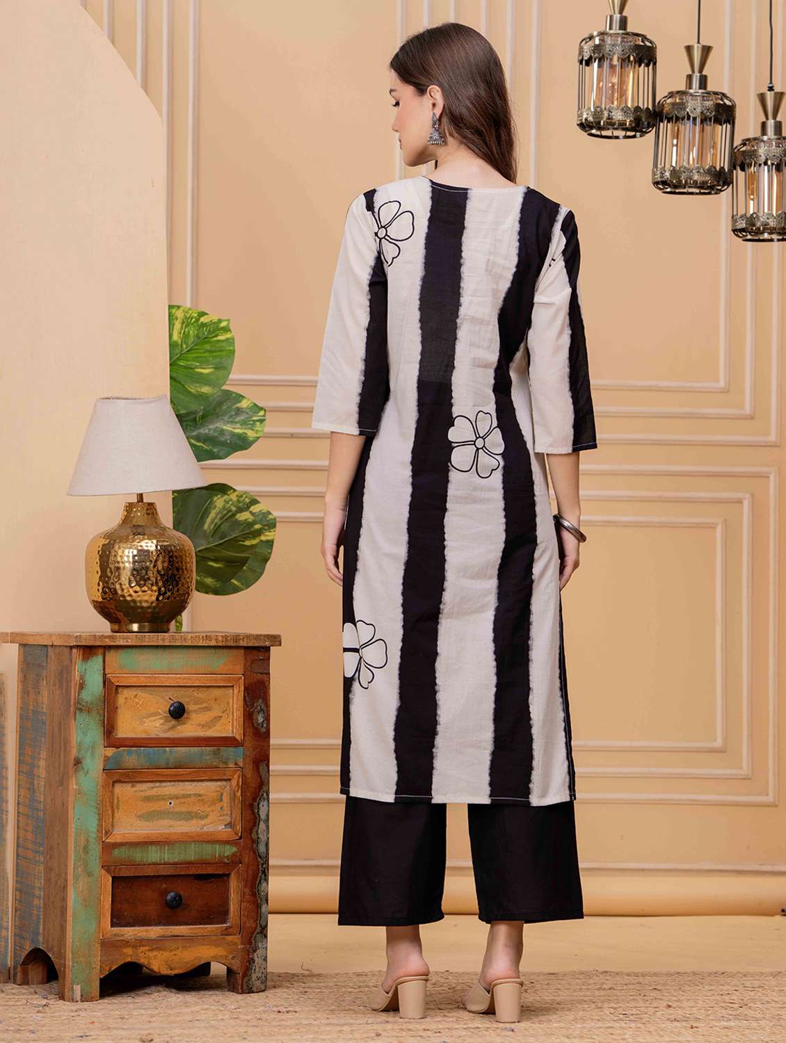 women printed three quarter sleeve kurta pant with dupatta set - 22146740 - Standard Image - 4