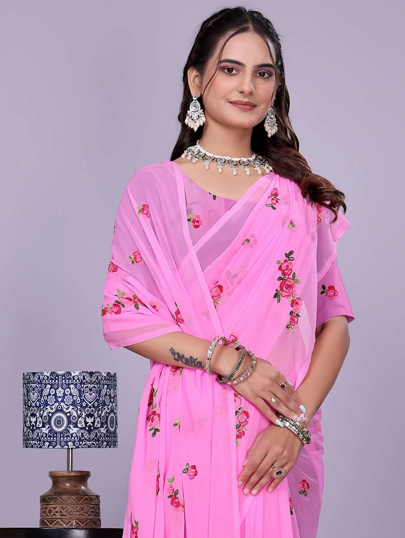 women pink embroidered saree with blouse - 22147130 - Standard Image - 4