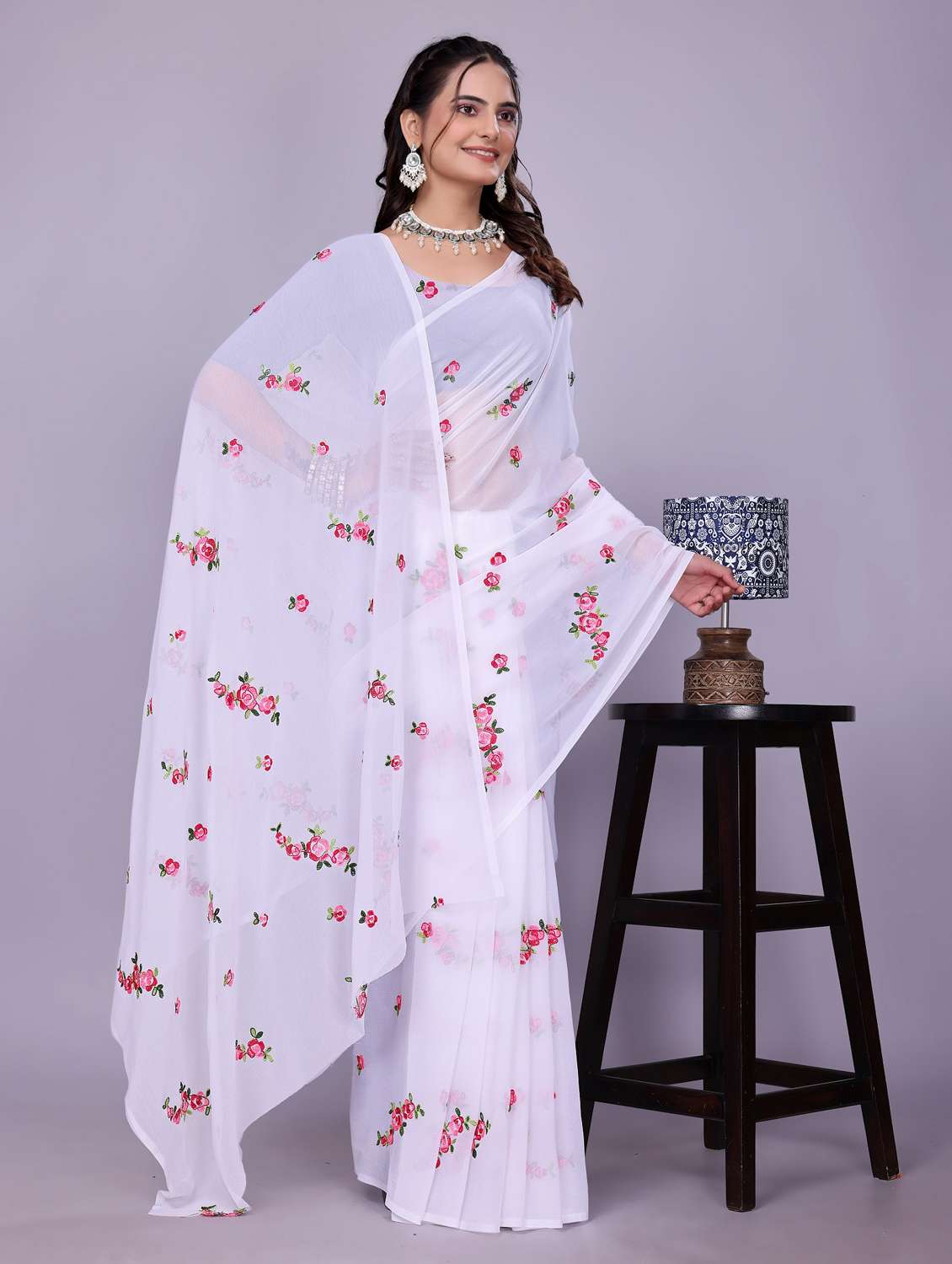 women white embroidered saree with blouse - 22147132 - Standard Image - 1