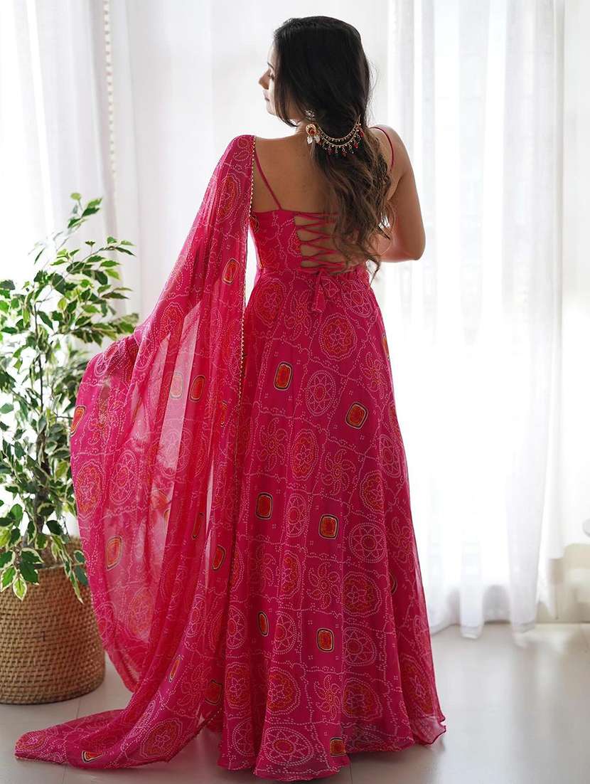 women bandhani printed shoulder strap kurta dupatta set - 22147150 - Standard Image - 4