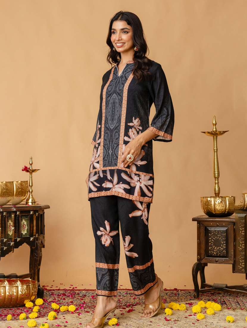 women three quarter sleeve regular fit ethnic co-ord set - 22147202 -  Standard Image - 1