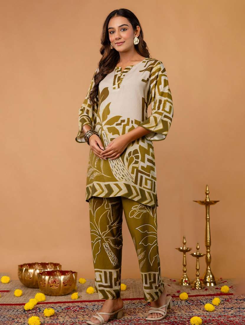 women three quarter sleeve regular fit ethnic co-ord set - 22147203 -  Standard Image - 1