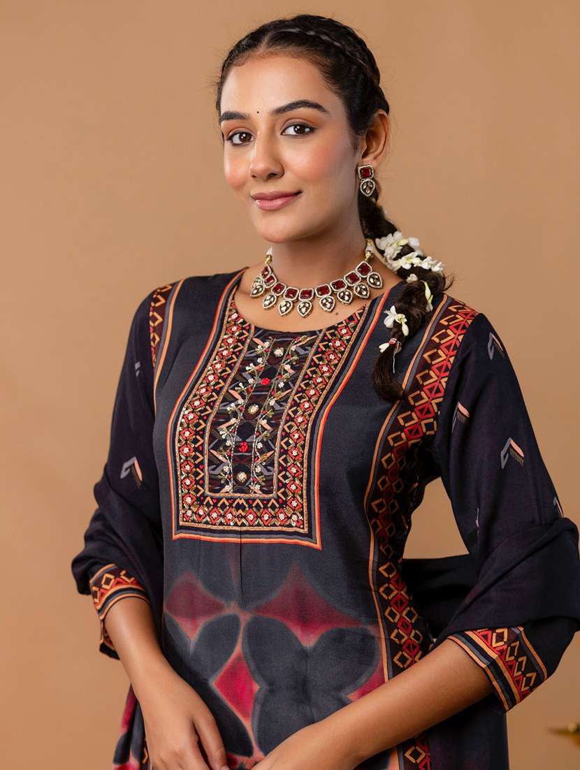 women printed three quarter sleeve kurta pant with dupatta set - 22147208 -  Standard Image - 4