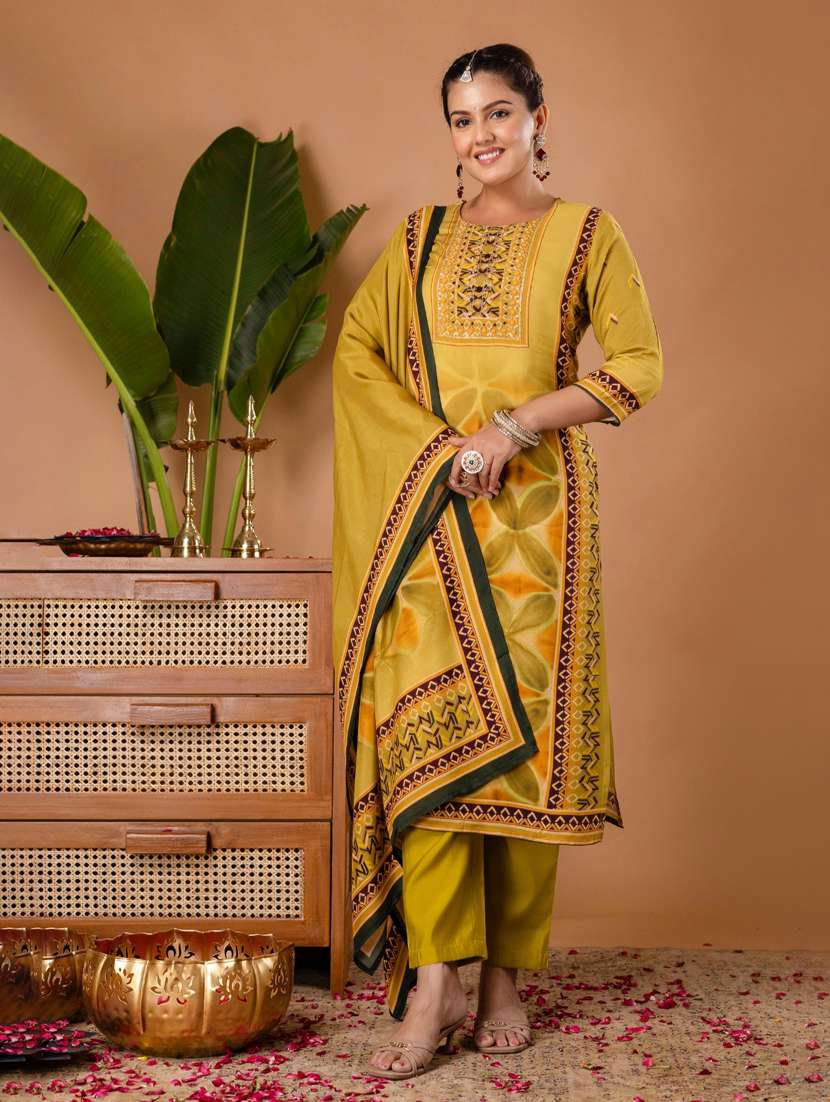 women printed three quarter sleeve kurta pant with dupatta set - 22147209 -  Standard Image - 1