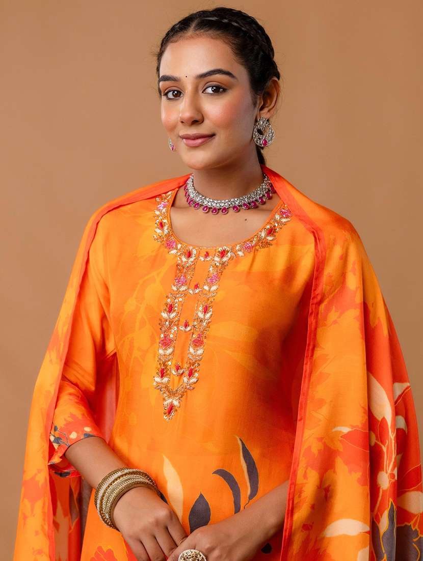 women floral three quarter sleeve kurta pant with dupatta set - 22147222 -  Standard Image - 4