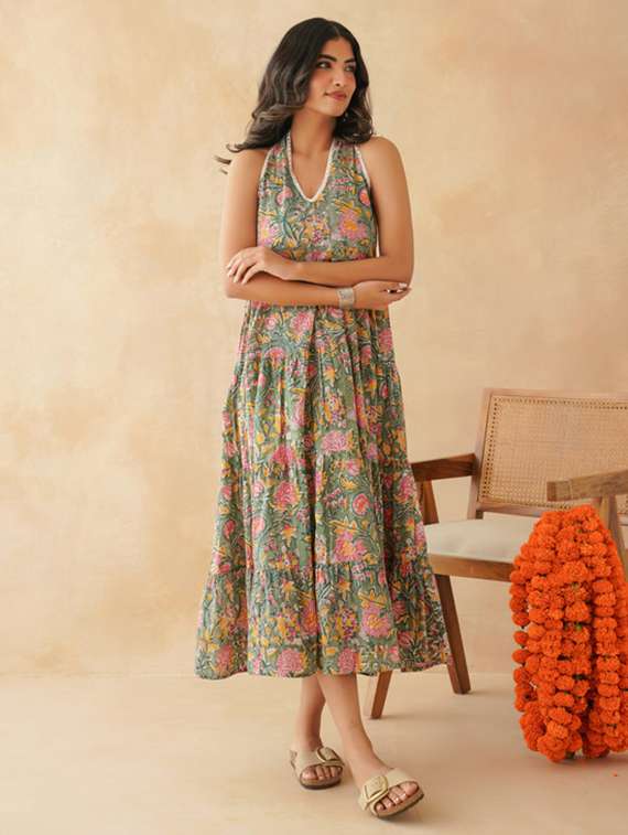 women floral print sleeveless tiered dress - 22147247 -  Standard Image - 1