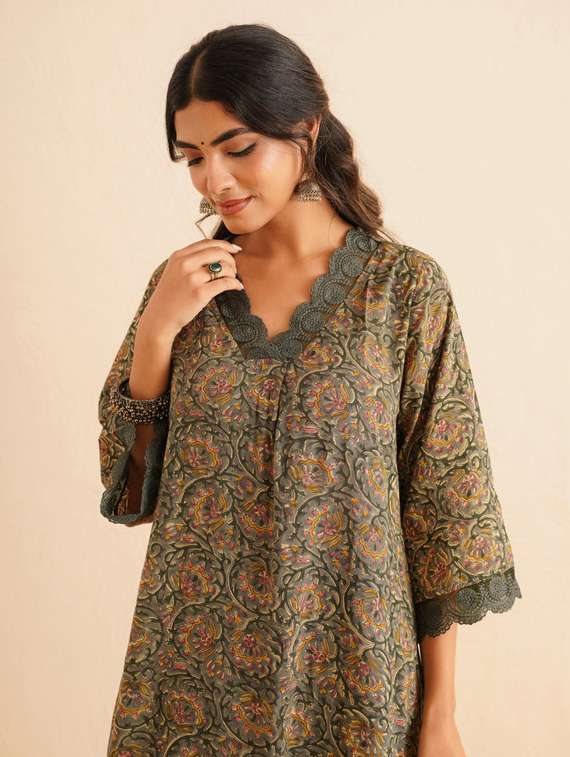 women floral three quarter sleeve kurta palazzo set - 22147248 -  Standard Image - 4