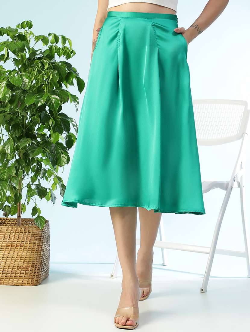 women solid mid rise flared skirt