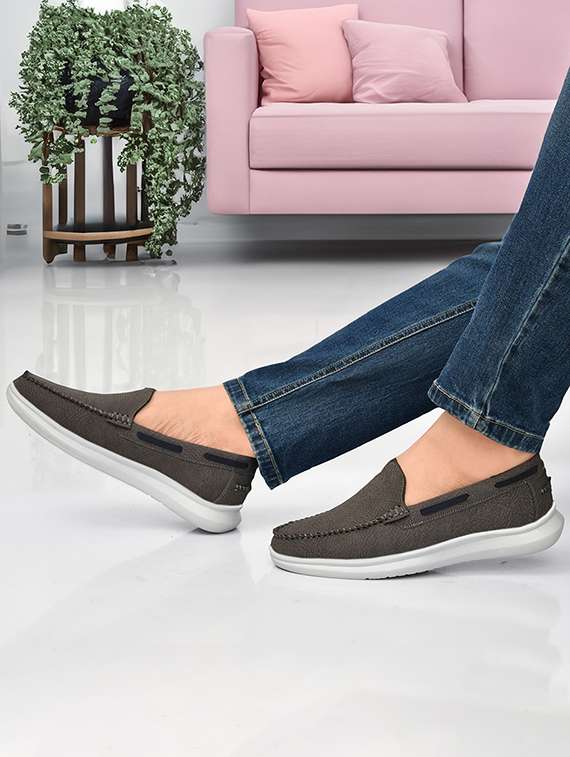 men grey slip on loafer