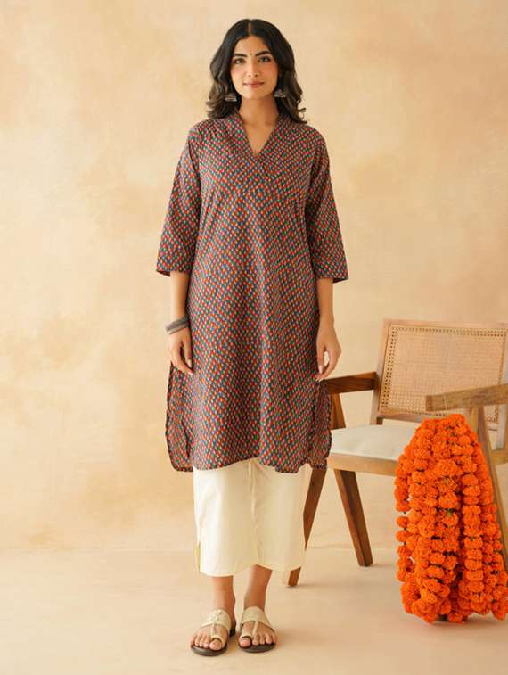 women floral three quarter sleeve straight kurta