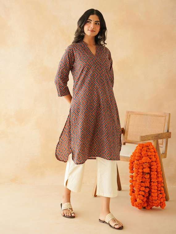 women floral three quarter sleeve straight kurta - 22147728 -  Standard Image - 1