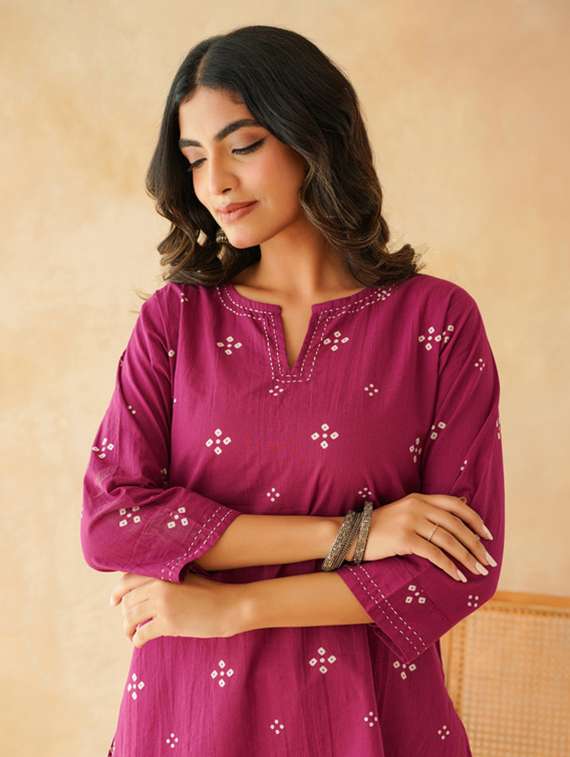 women printed three quarter sleeve straight kurti - 22147732 -  Standard Image - 4