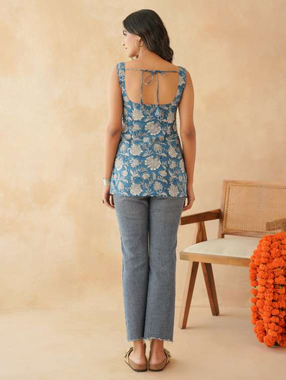 women floral printed sleeveless straight kurti - 22147733 -  Standard Image - 4