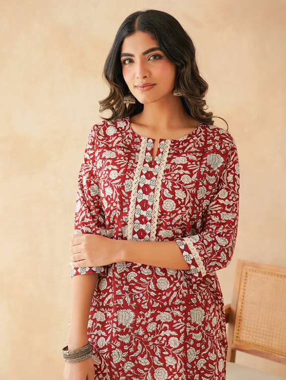 women floral printed notch neck straight kurti - 22147736 -  Standard Image - 4