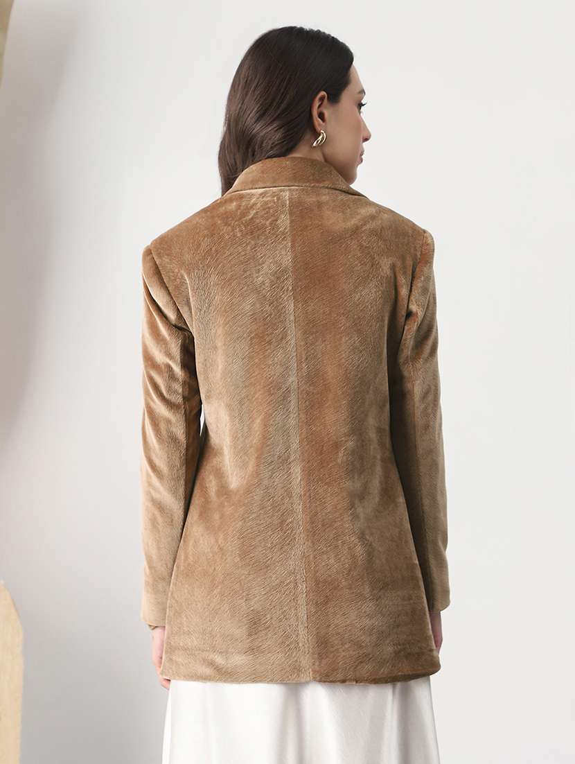 globus women beige lapel collar long sleeves self design suede 2 pockets soft functional hip length winterwear overcoat - 22147751 -  Standard Image - 4