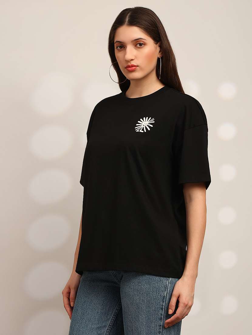 globus women black back graphic print round neck drop shoulder sleeves oversized t-shirt - 22147834 -  Standard Image - 1