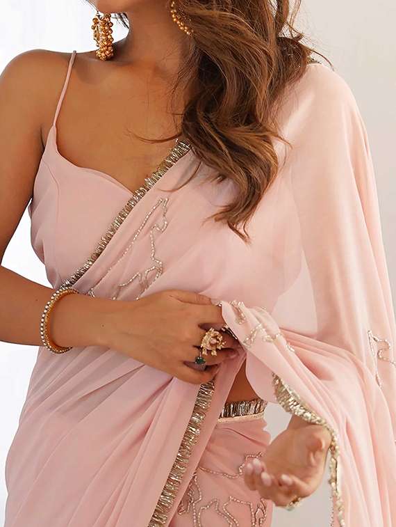 women solid with work embellished saree with blouse - 22148149 -  Standard Image - 4