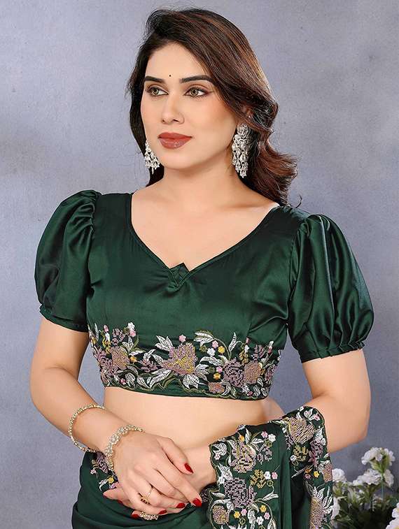 women solid with bordered saree with blouse - 22148158 -  Standard Image - 4