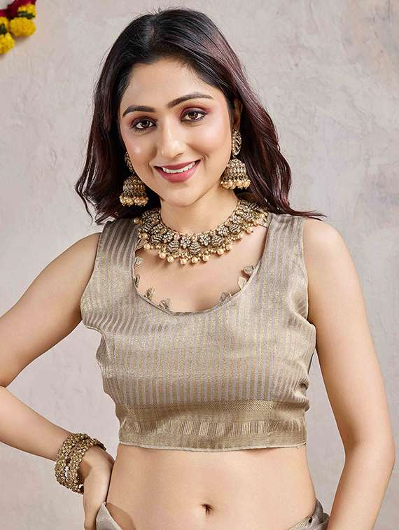 women self design bordered saree with blouse - 22148180 -  Standard Image - 4