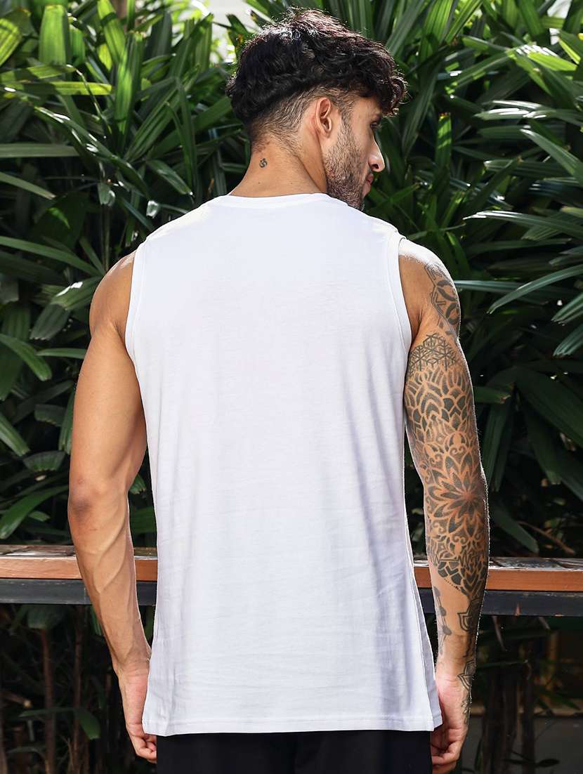 men front print sleveless vest - 22148184 -  Standard Image - 4