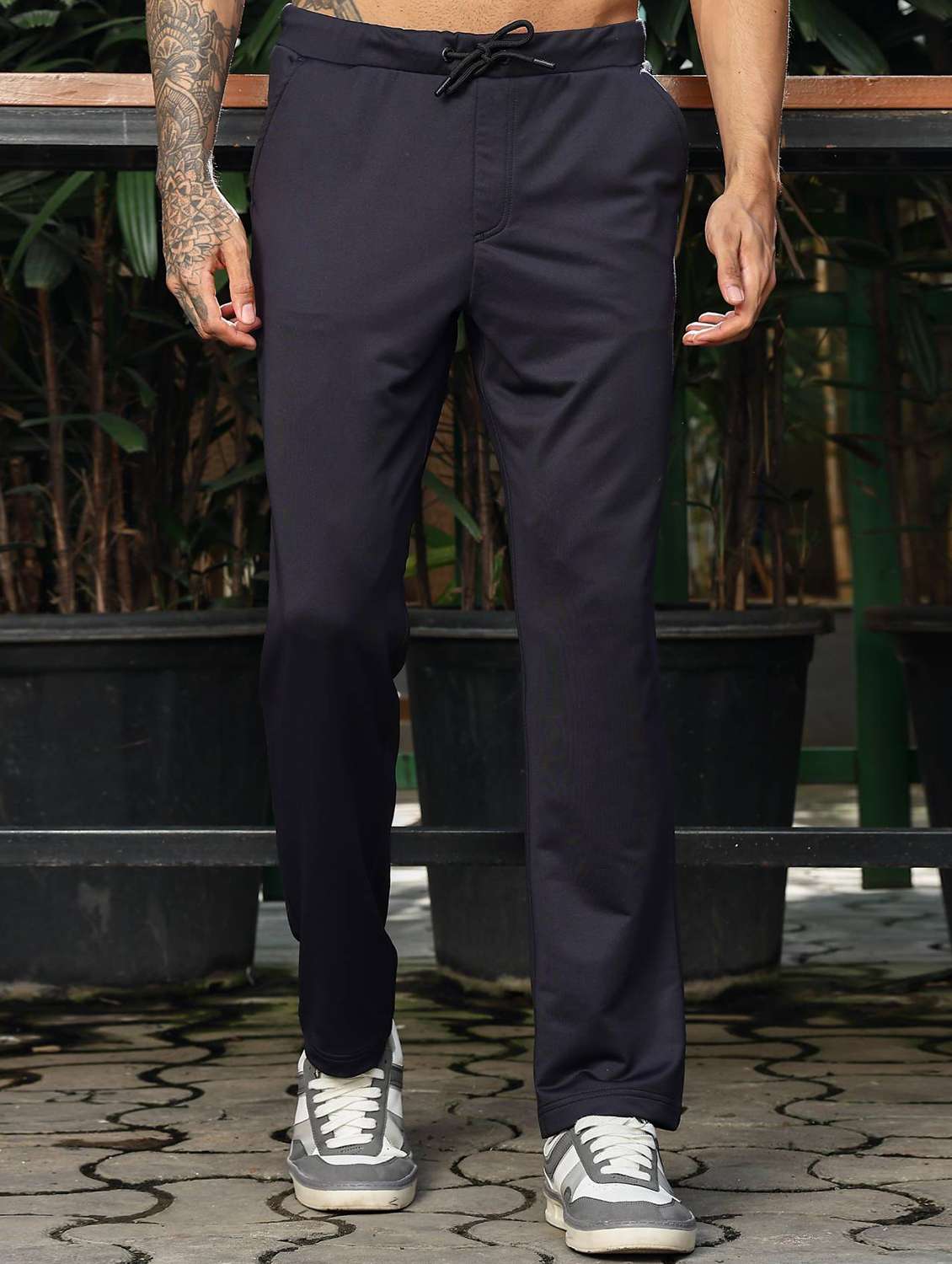 men solid mid rise full length track pant