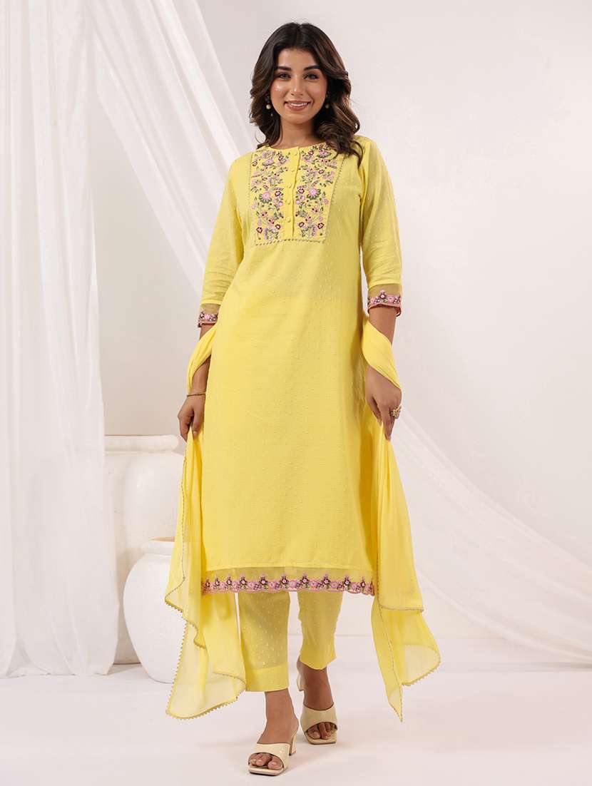 women embroidered three quarter sleeve kurta pant with dupatta set