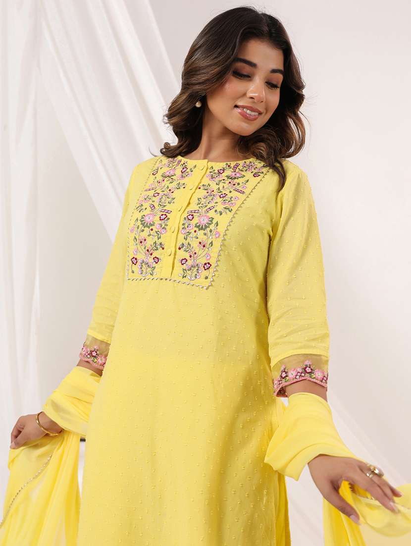 women embroidered three quarter sleeve kurta pant with dupatta set - 22156221 -  Standard Image - 4