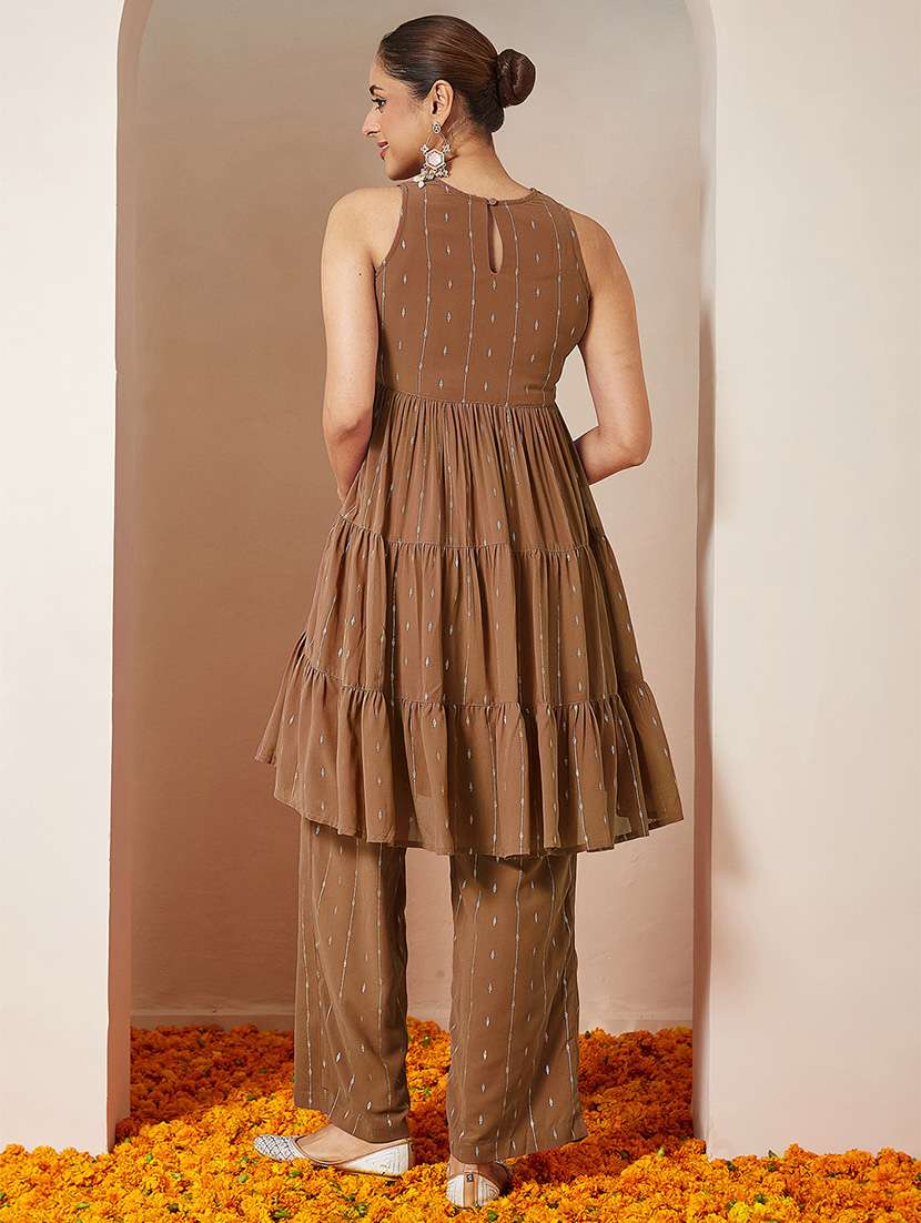 women embroidered sleeveless kurta palazzo set - 22156233 -  Standard Image - 4