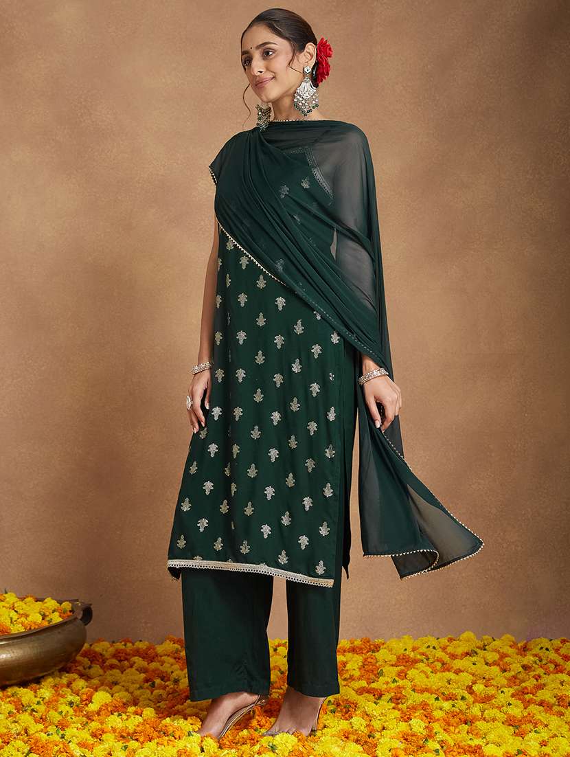 women foil printed sleeveless kurta pant with dupatta set - 22156249 -  Standard Image - 4