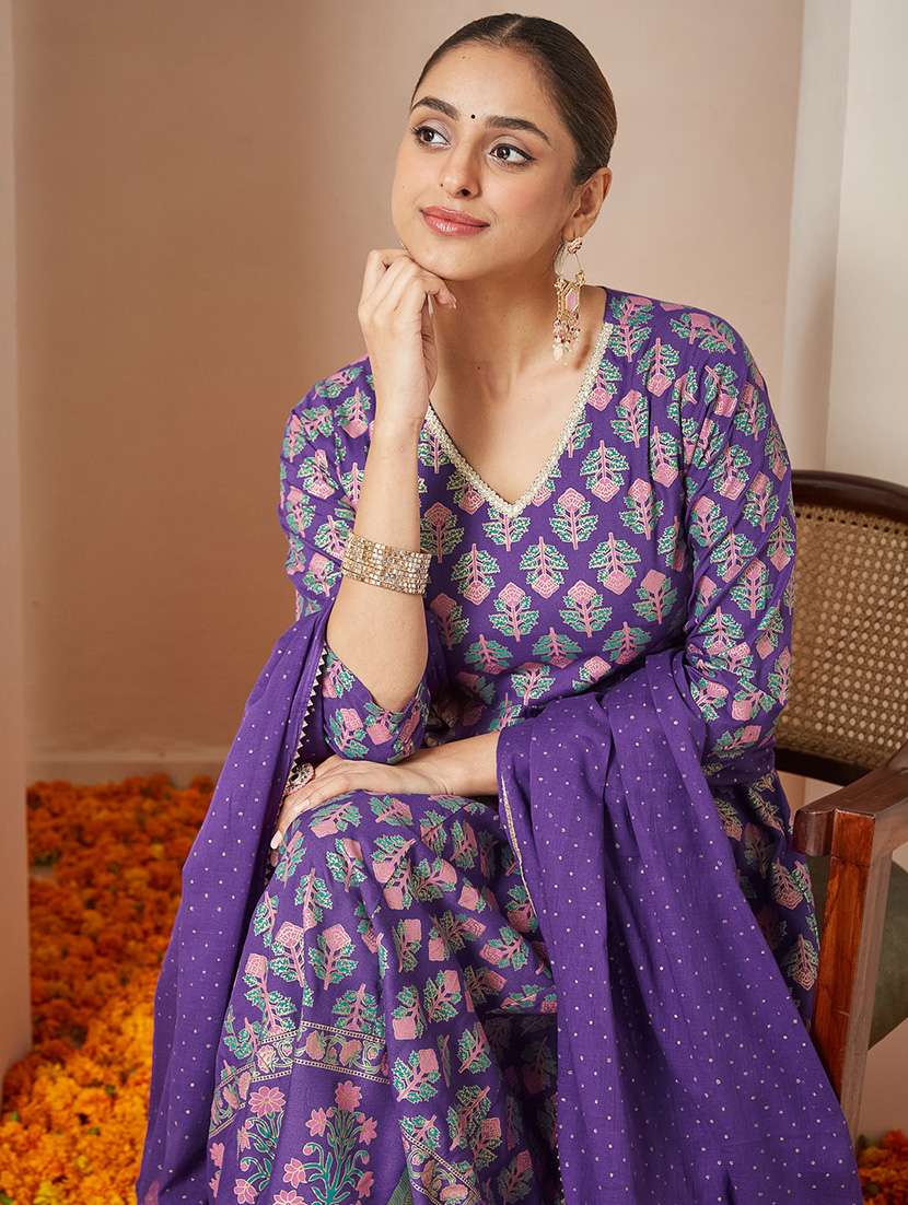 women printed three quarter sleeve kurta palazzo with dupatta set - 22156256 -  Standard Image - 4