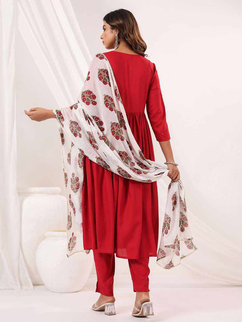 women embroidered three quarter sleeve kurta pant with dupatta set - 22156261 -  Standard Image - 4
