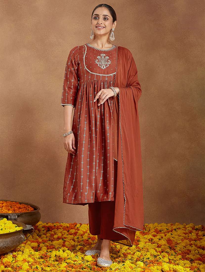 women embroidered three quarter sleeve kurta pant with dupatta set