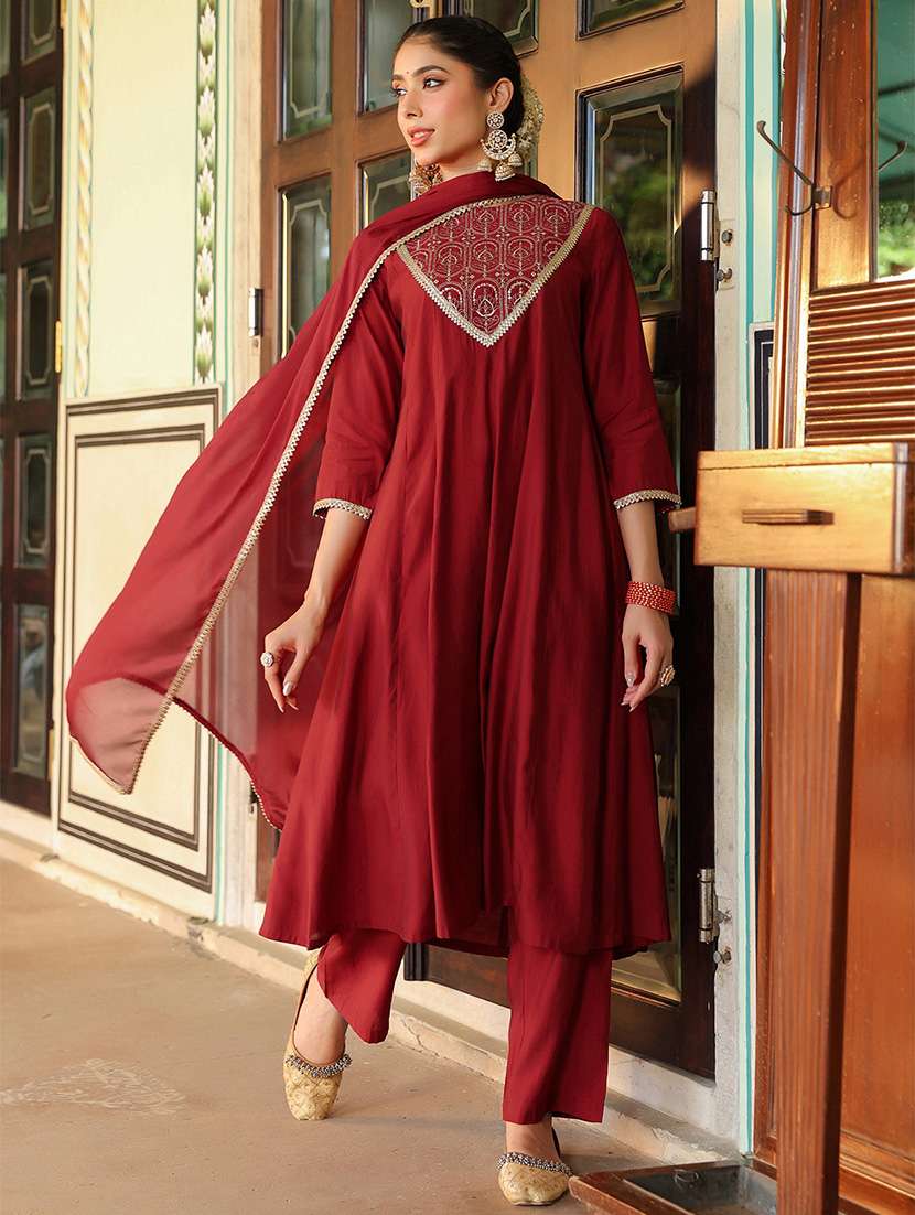 women embroidered three quarter sleeve kurta pant with dupatta set - 22156267 - Standard Image - 1