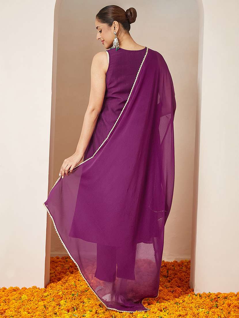 women embroidered sleeveless kurta pant with dupatta set - 22156273 -  Standard Image - 4