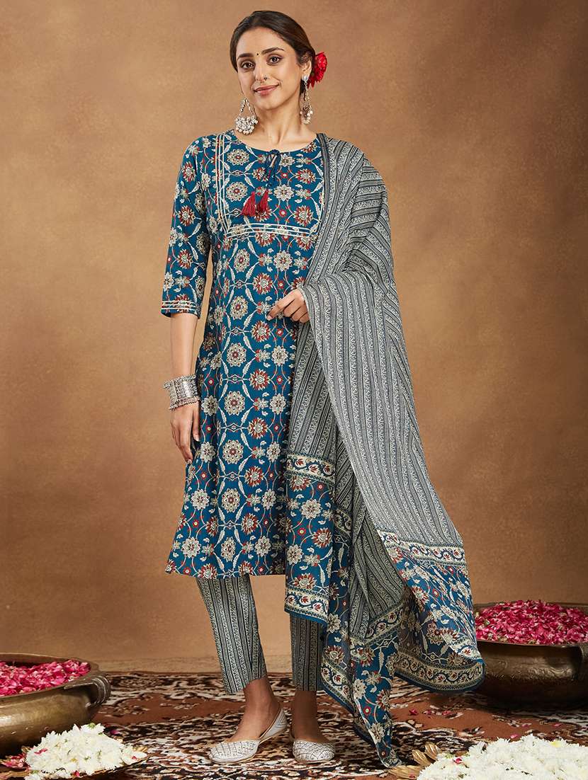 women floral three quarter sleeve kurta pant with dupatta set