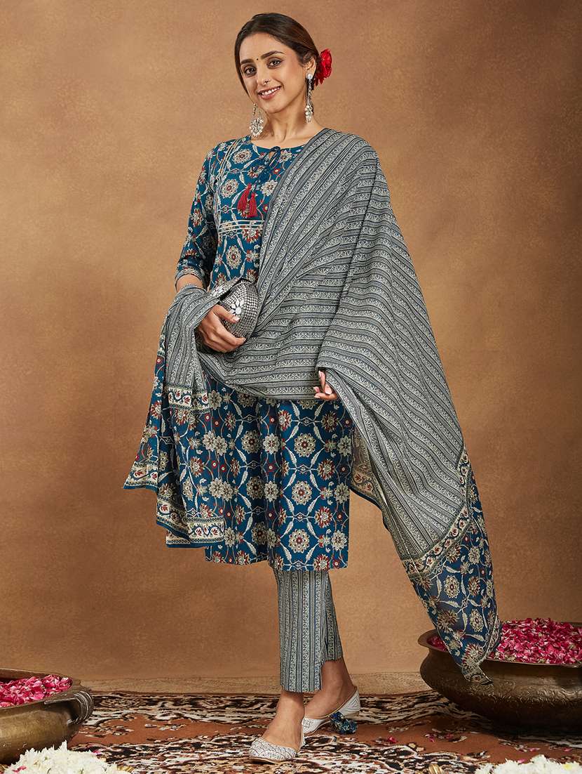 women floral three quarter sleeve kurta pant with dupatta set - 22156277 - Standard Image - 1