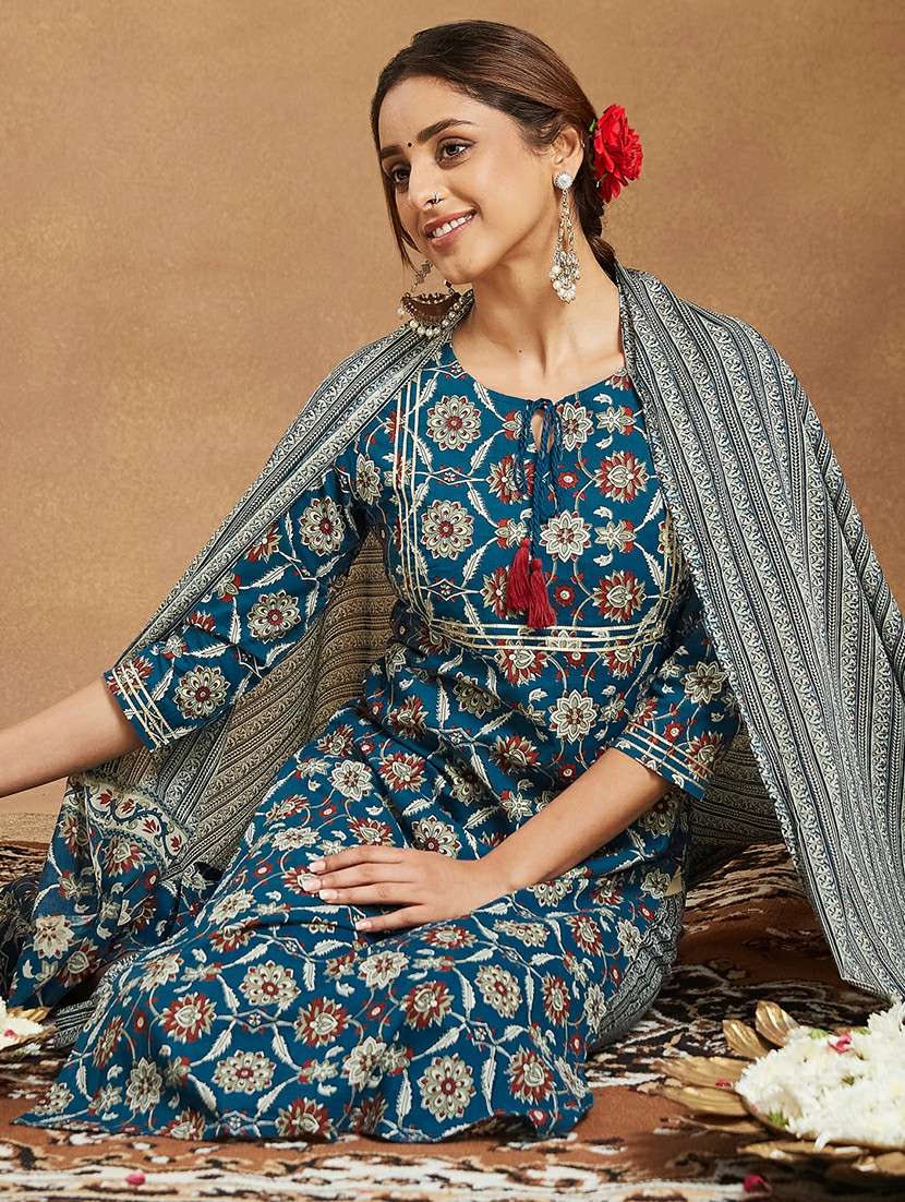 women floral three quarter sleeve kurta pant with dupatta set - 22156277 - Standard Image - 4
