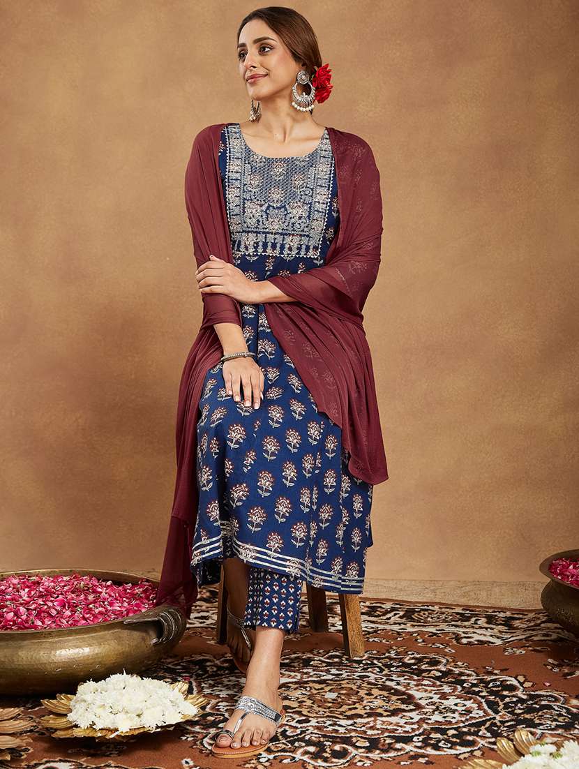women floral three quarter sleeve kurta pant with dupatta set - 22156278 -  Standard Image - 1